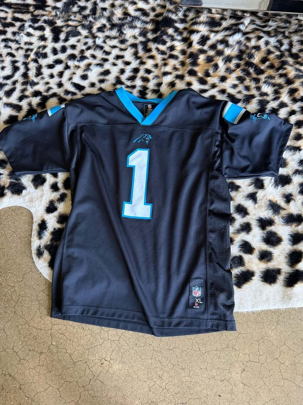 NFL Team Apparel Cam Newton Carolina Panthers Jersey Youth XL Black #1